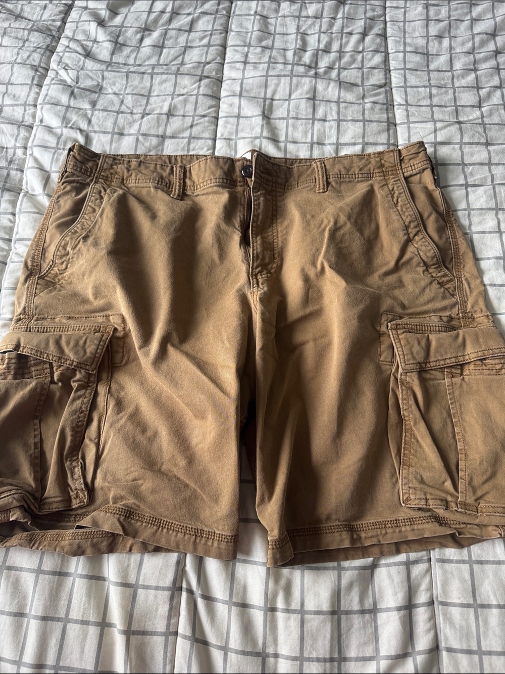 GAP Men's Cargo Shorts in Tan